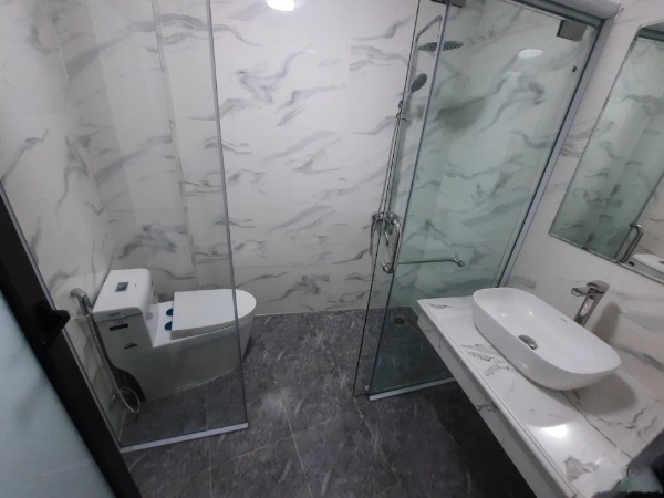 Bán nhà 5 tầng 43m2 giá cực sốc tại Đường Bồ Đề, Phường Bồ Đề, Long Biên, Hà Nội